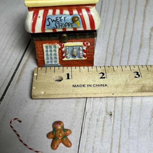 Sweet Shoppe TRINKET BOX Hidden Gingerbread Stripe Awning Second Floor Pill Ring - Picture 5 of 5